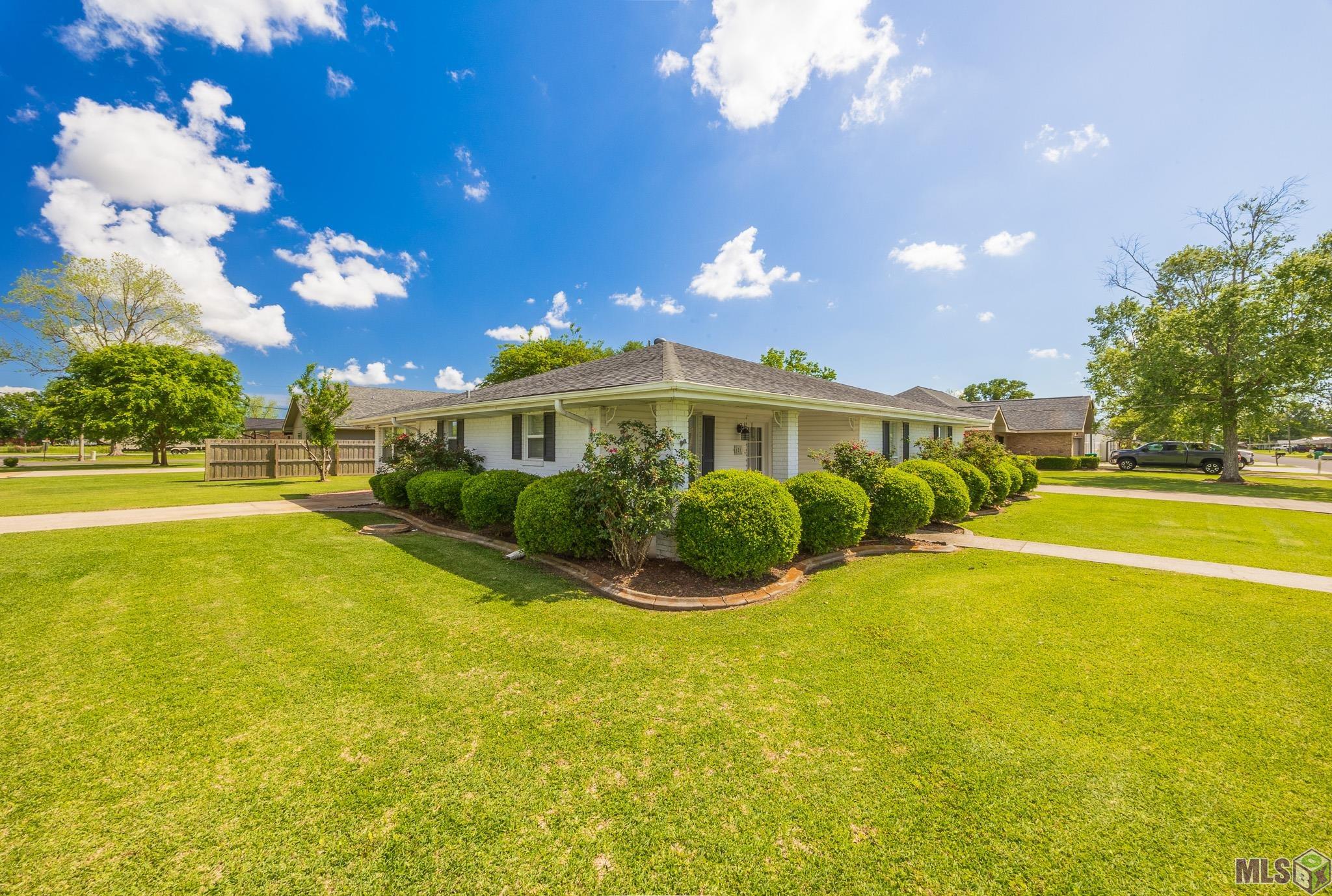 101 Central Lafourche Drive Raceland, LA 70394 - Photo 3 of 30