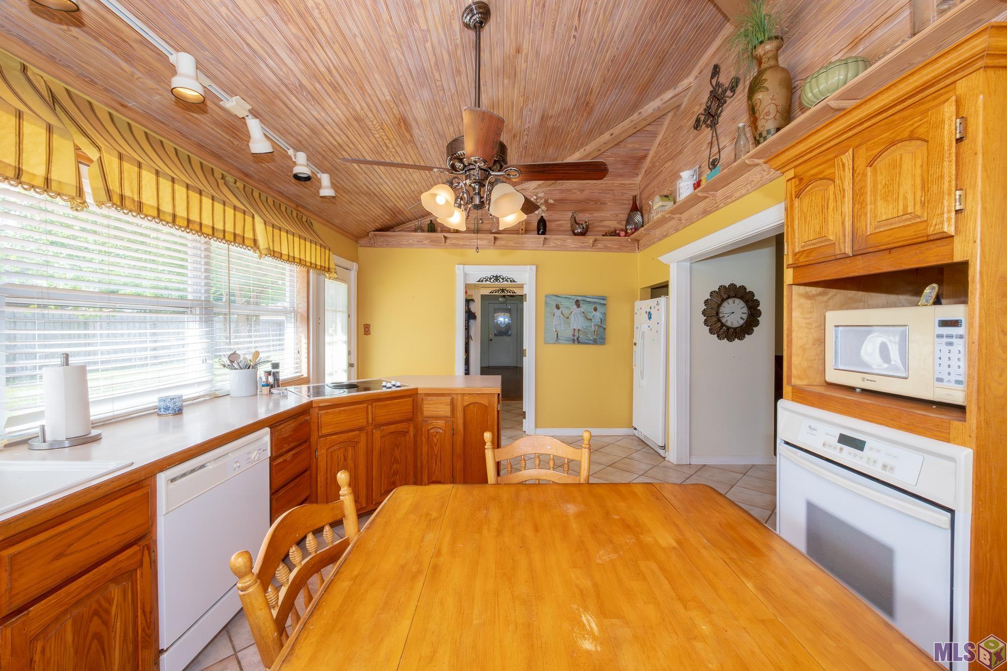 101 Central Lafourche Drive Raceland, LA 70394 - Photo 8 of 30
