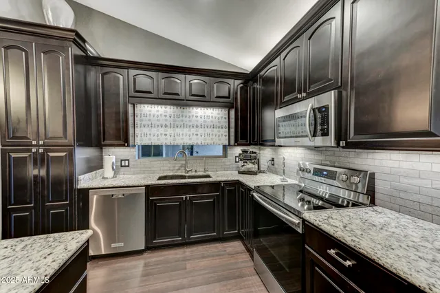 $799,000 | 938 East Knight Lane, Tempe, AZ 85284