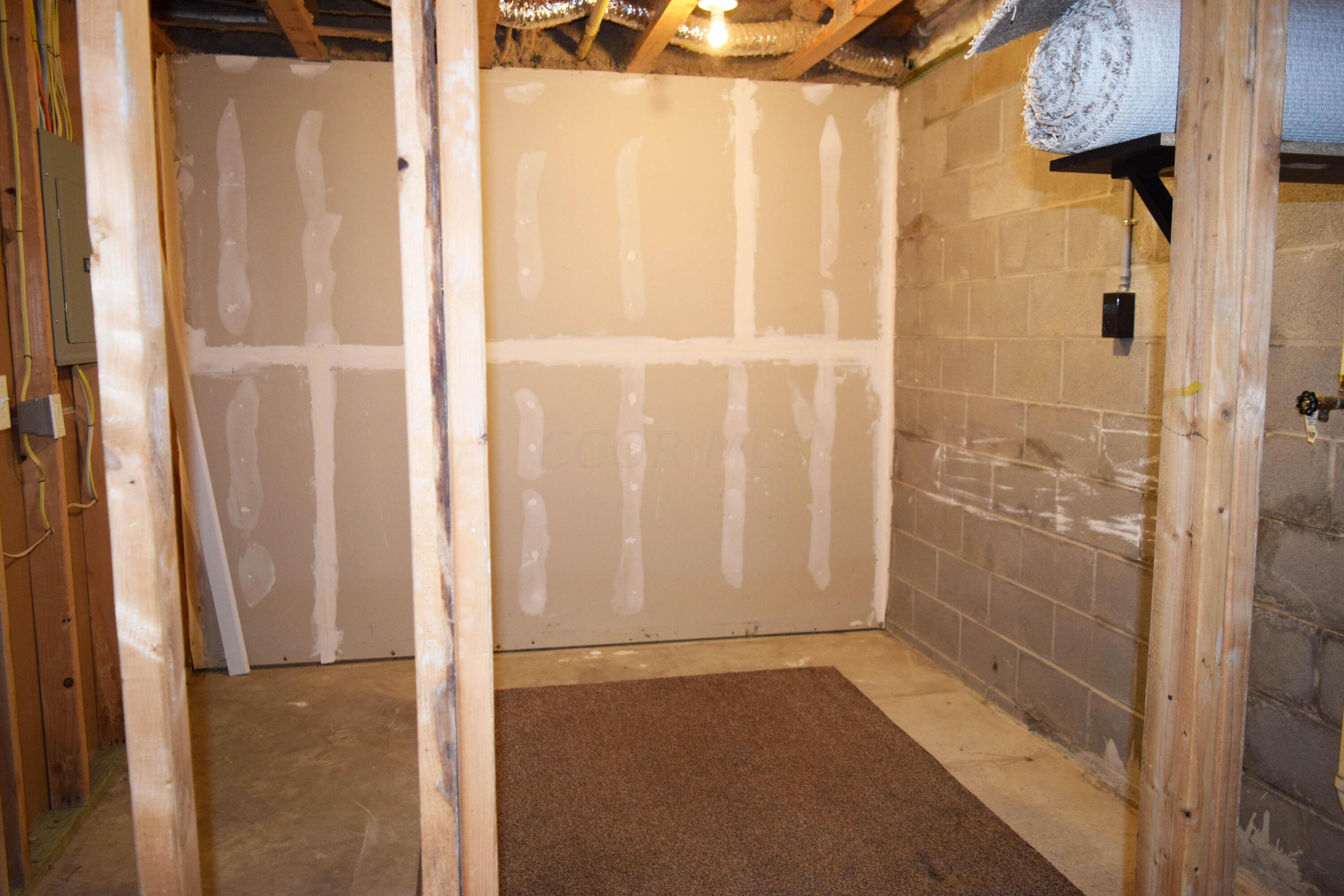 605 Lazelle Road Westerville, OH 43081 - Photo 17 of 24 16-LL Laundry