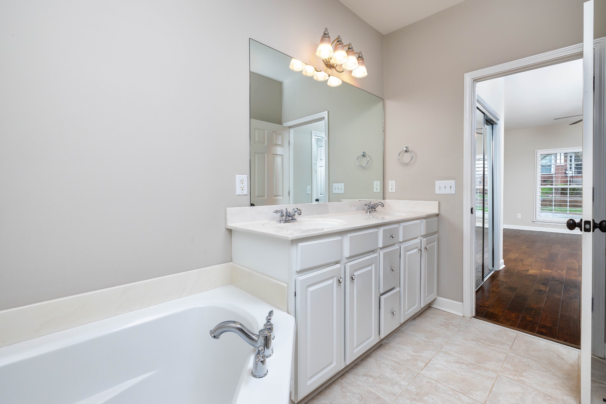 1319 Decatur Circle Franklin, TN 37067 - Photo 10 of 34 Gallery Image 10