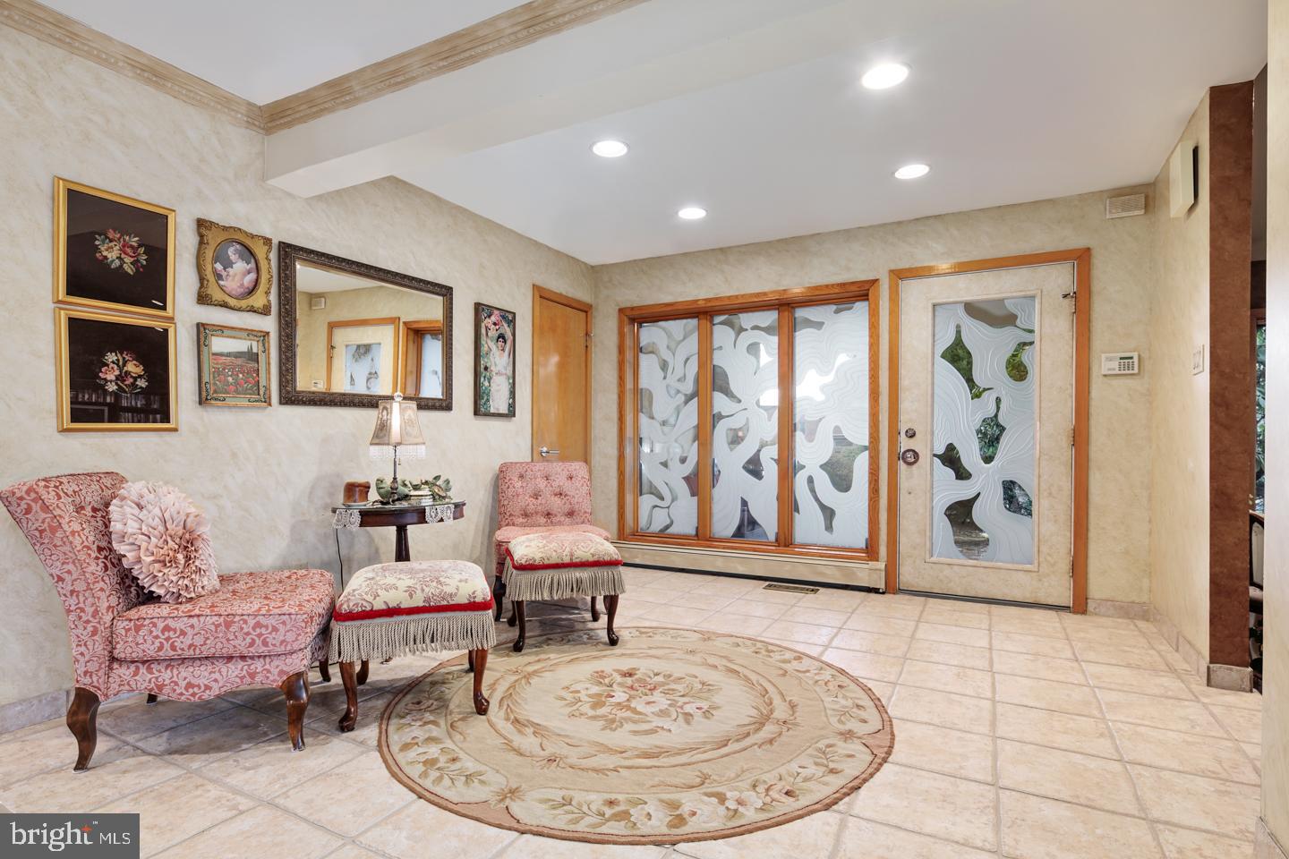 481 Philip Road Huntingdon Valley, PA 19006 - Photo 3 of 37 Gallery Image 3