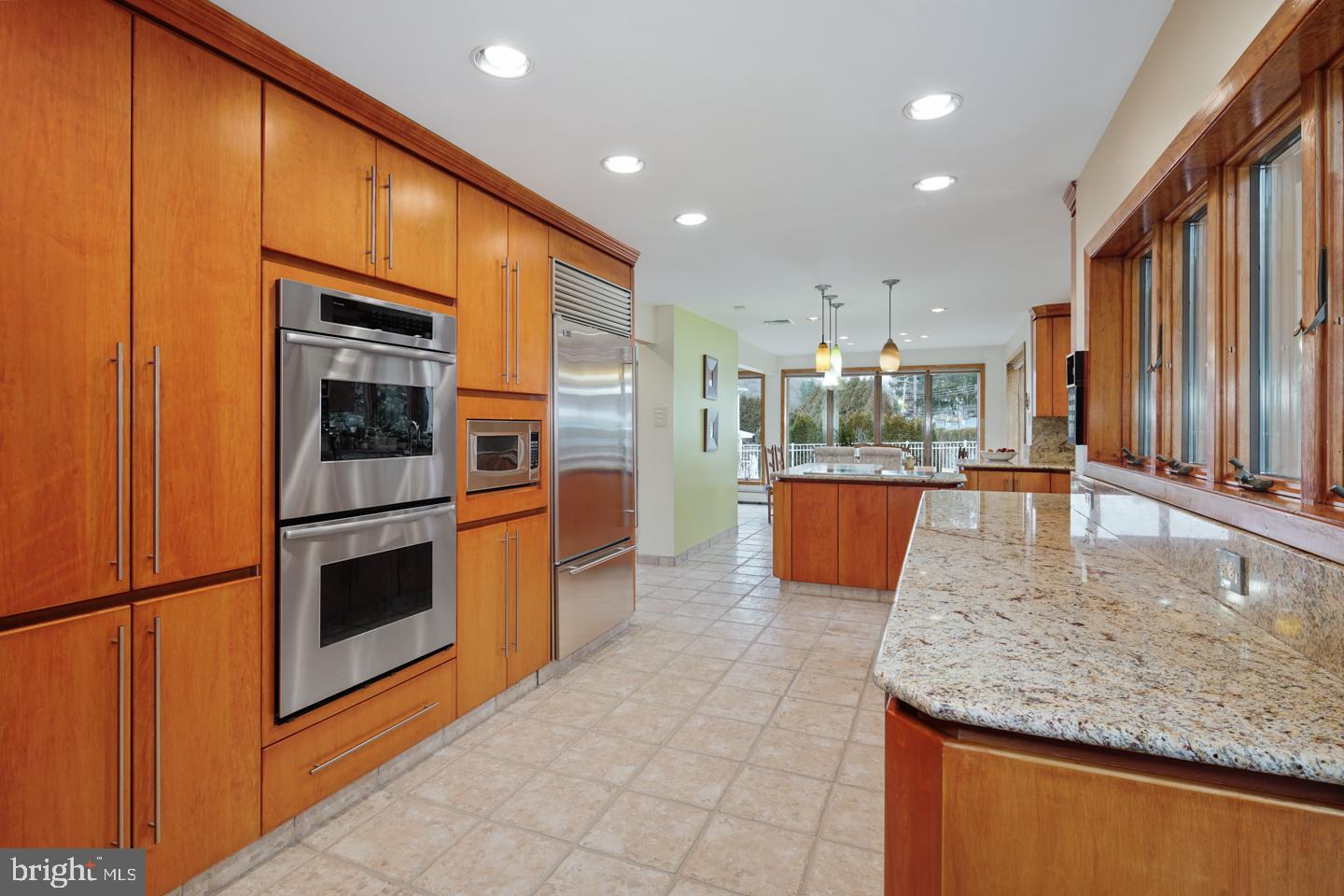 481 Philip Road Huntingdon Valley, PA 19006 - Photo 7 of 37 Gallery Image 7