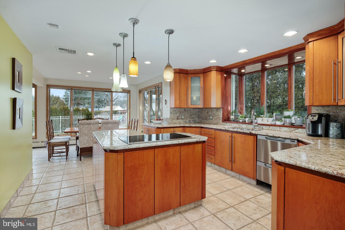 481 Philip Road Huntingdon Valley, PA 19006 - Photo 8 of 37 Gallery Image 8