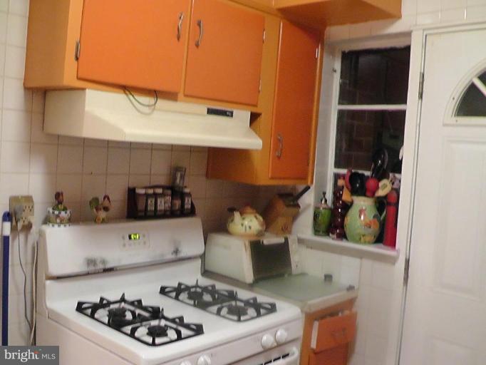 12106 Goodhill Road Silver Spring, MD 20902 - Photo 2 of 18