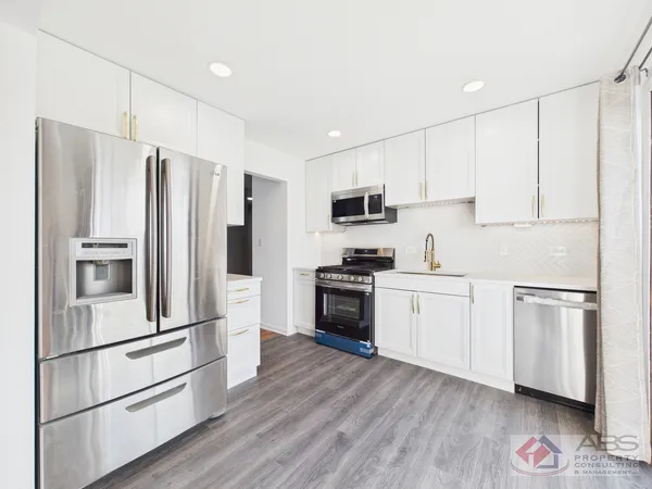 $160,000 | 4116 192nd Court, Unit 211, Country Club Hills, IL 60478