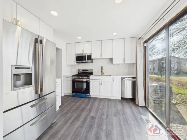 $160,000 | 4116 192nd Court, Unit 211, Country Club Hills, IL 60478