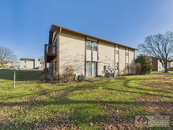 $160,000 | 4116 192nd Court, Unit 211, Country Club Hills, IL 60478