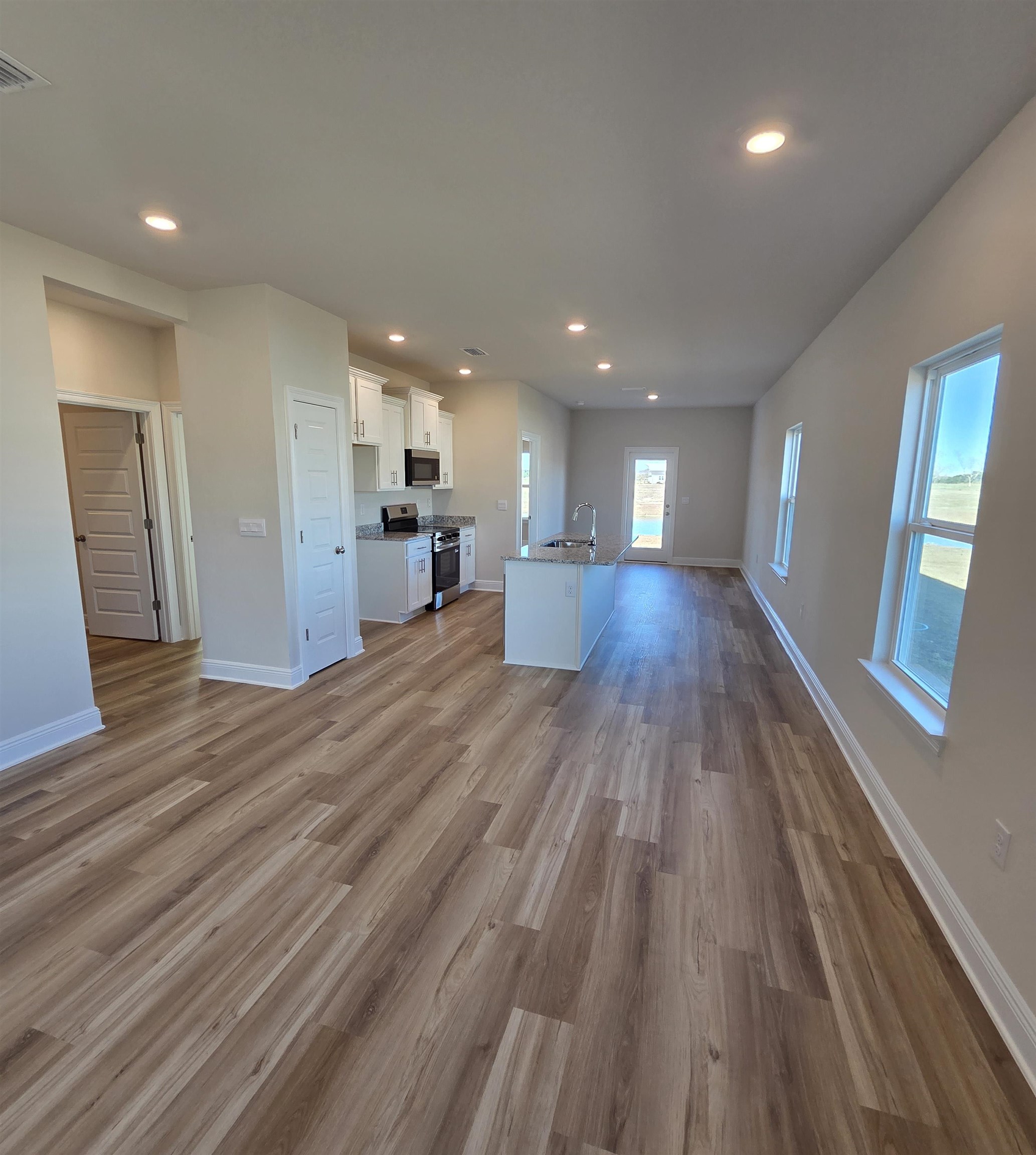 28133 Hallow Trail Elberta, AL 36530 - Photo 8 of 20 Living Room