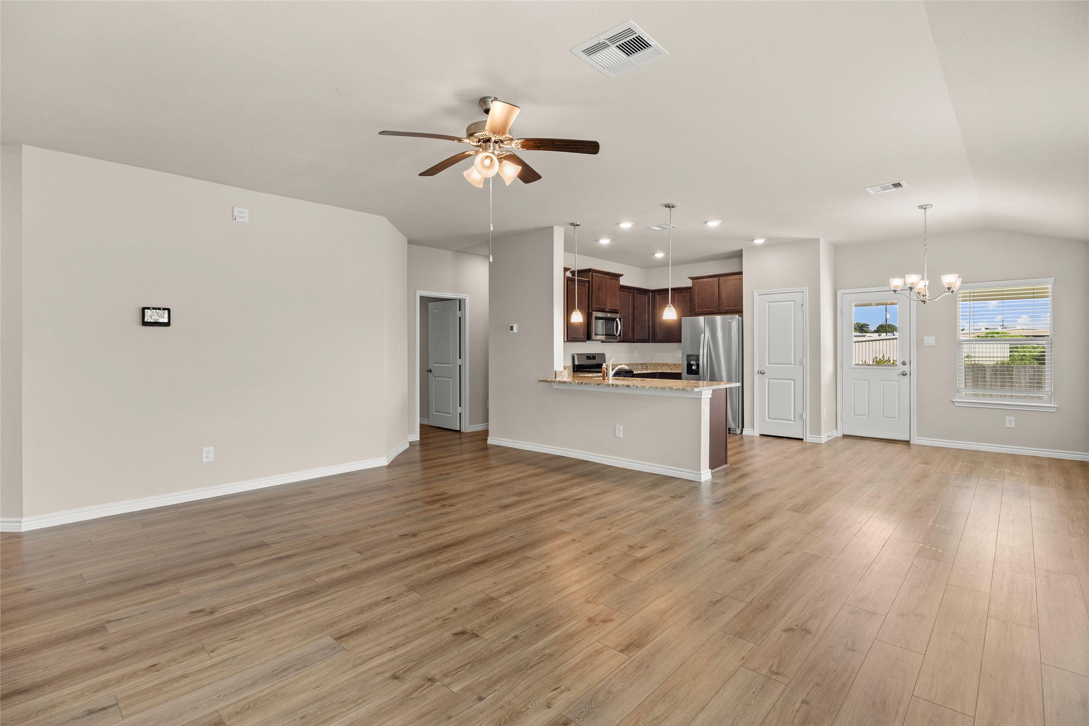 802 Legrand Street Brenham, TX 77833 - Photo 4 of 16