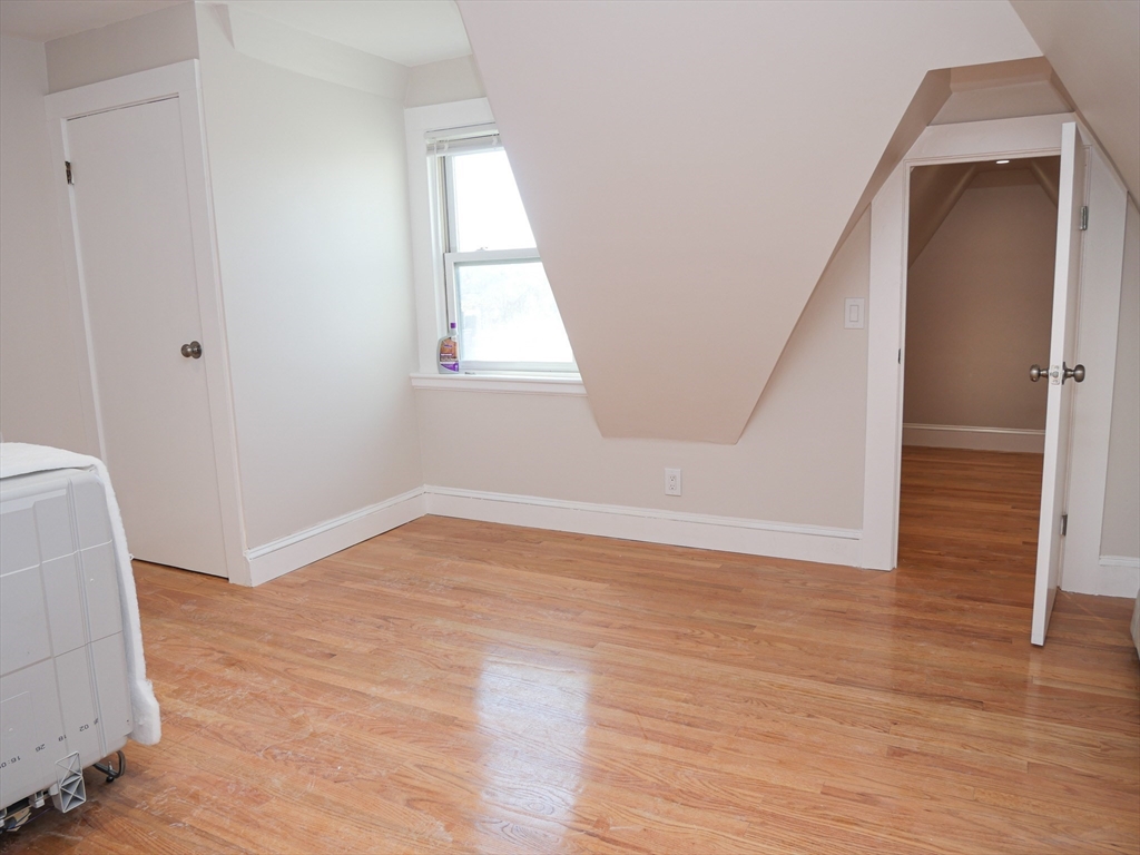 25 Garrison Road, Unit 4 Brookline, MA 02445 - Photo 7 of 8