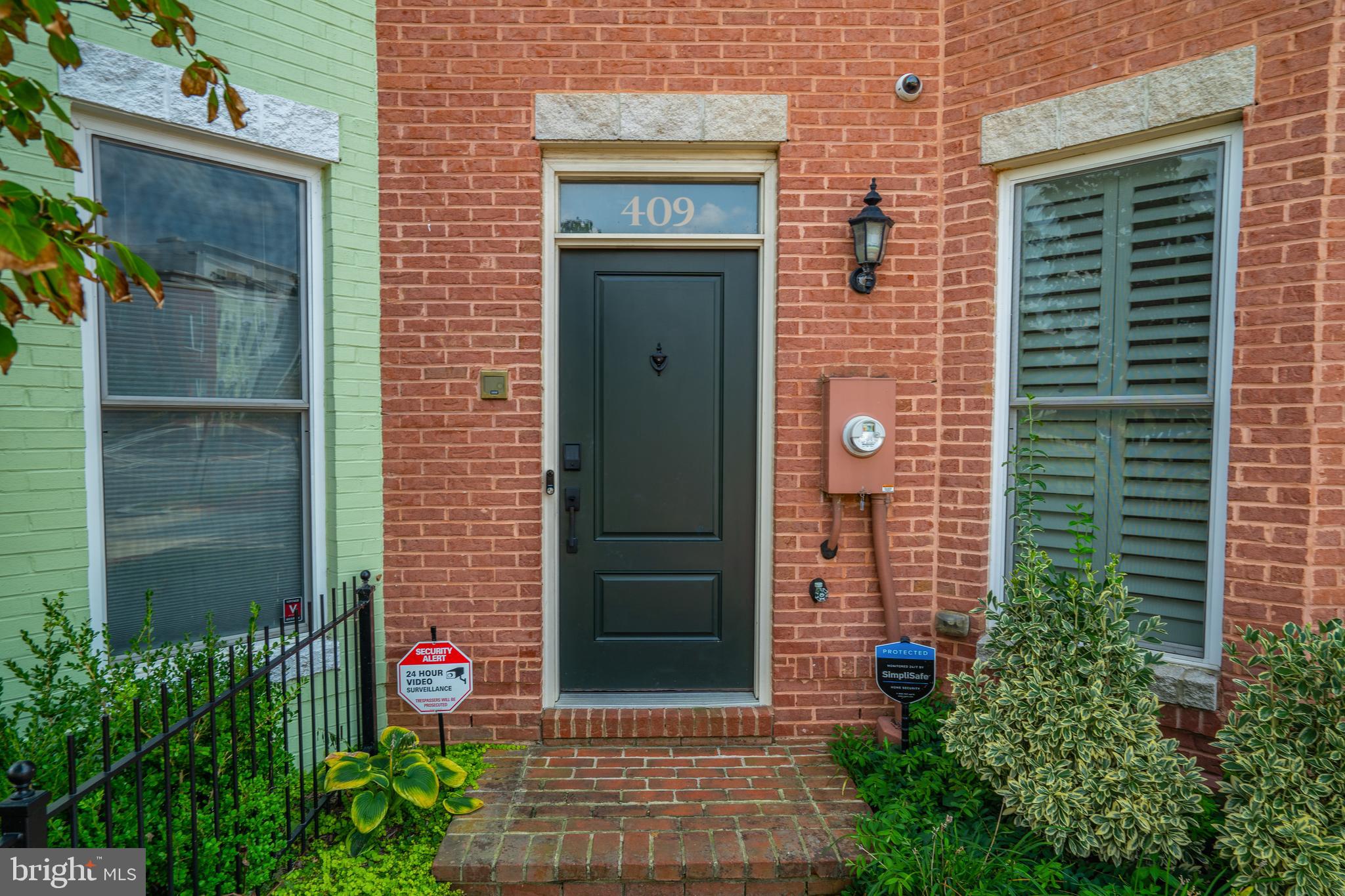 409 I Street Southeast Washington, DC 20003 - Photo 2 of 70
