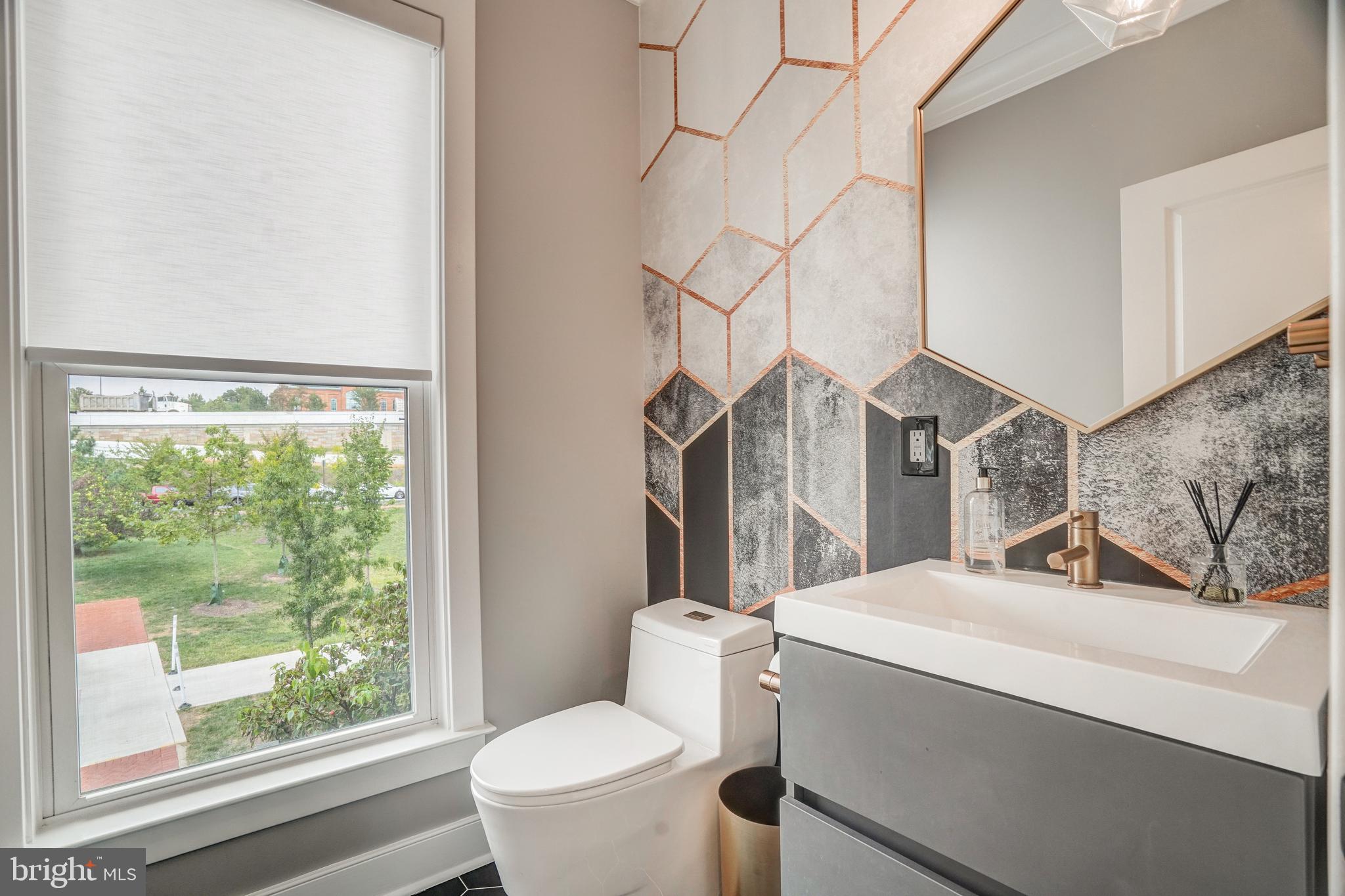 409 I Street Southeast Washington, DC 20003 - Photo 24 of 70