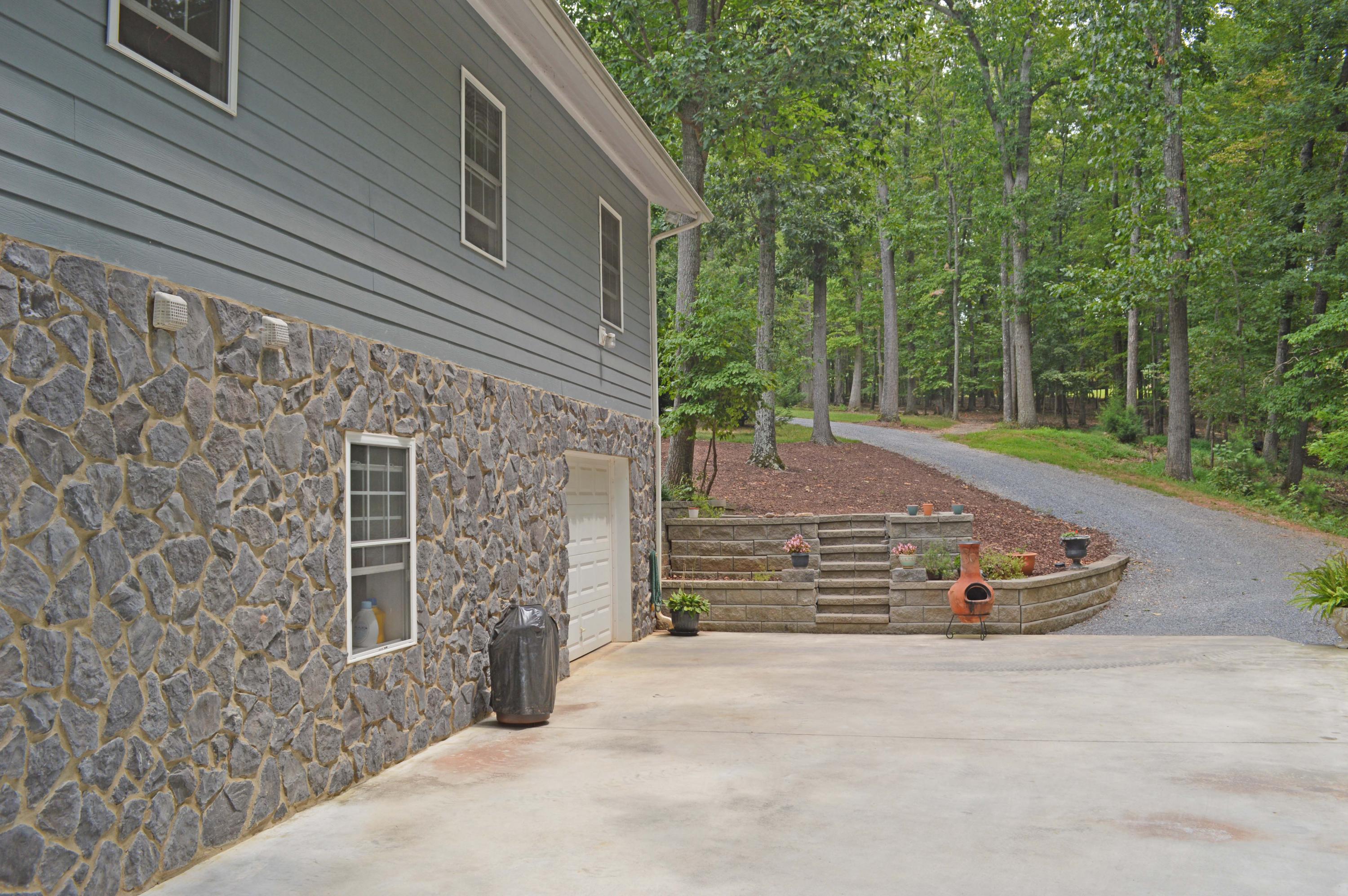 2955 Trading Post Road Huddleston, VA 24104 - Photo 22 of 54 DSC_0553