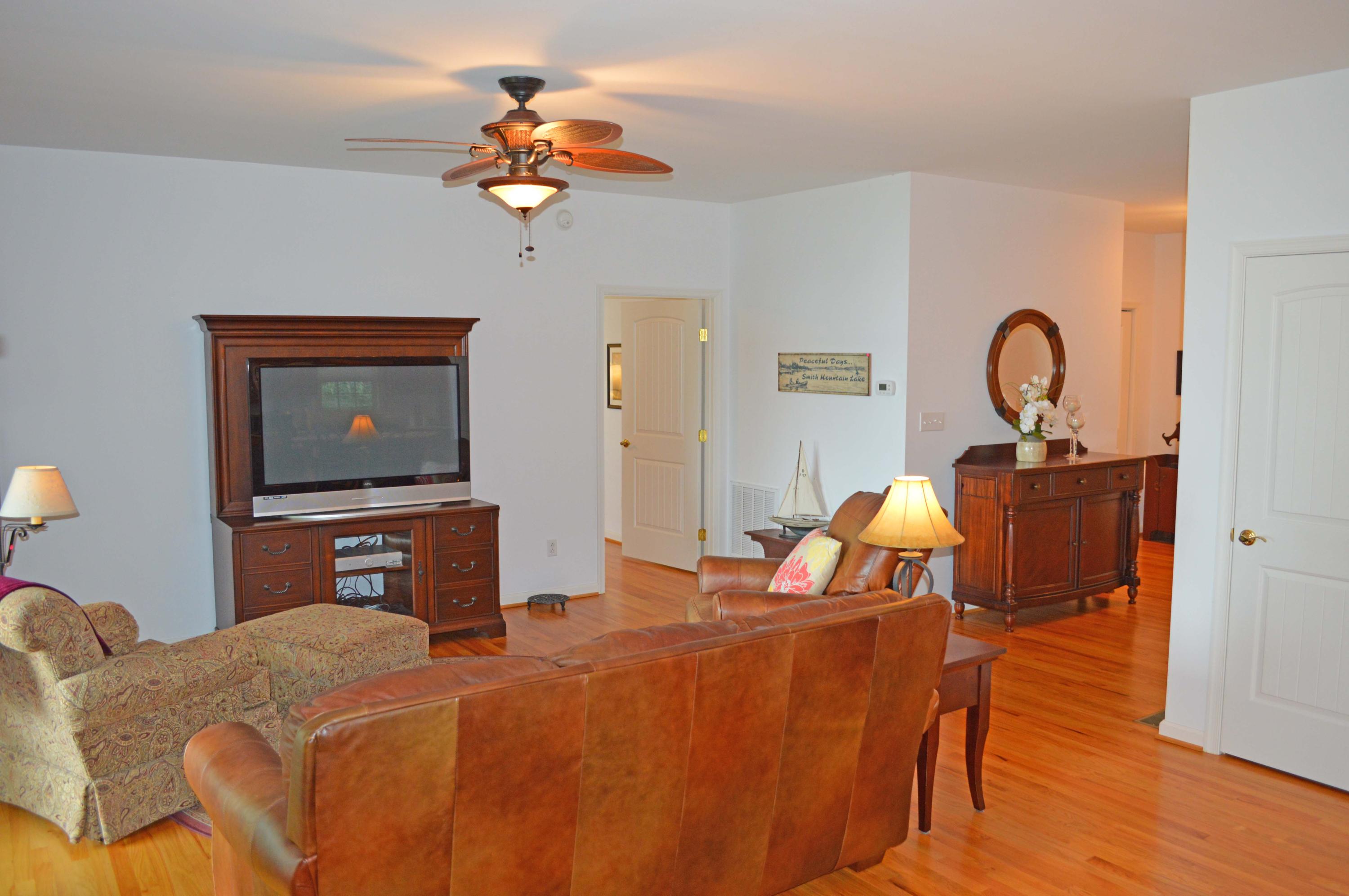 2955 Trading Post Road Huddleston, VA 24104 - Photo 33 of 54 DSC_0565