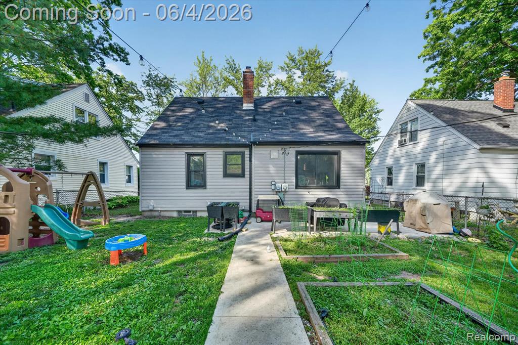 22729 Cleveland Street Dearborn, MI 48124 - Photo 28 of 32