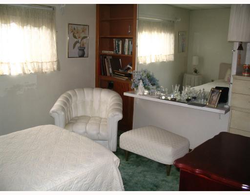 3949 Brighton Road Brighton Heights, PA 15212 - Photo 6 of 8 2nd Floor Plan. Bedroom with large wall mirror and spacious closet