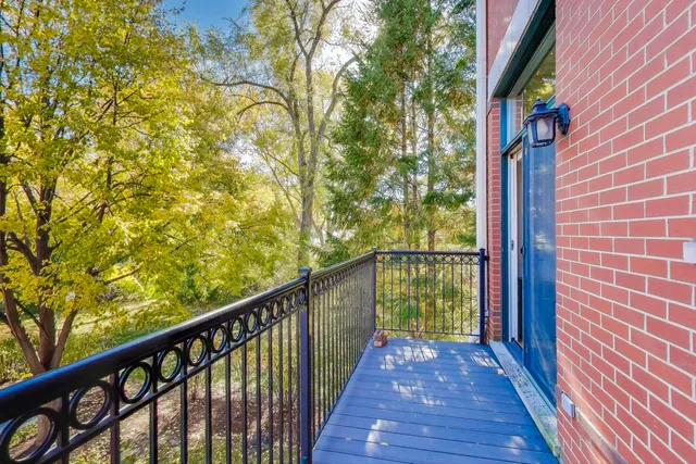 $449,000 | 125 North Rose Street, Unit E, Palatine, IL 60067