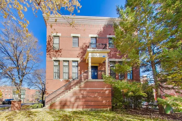 $449,000 | 125 North Rose Street, Unit E, Palatine, IL 60067