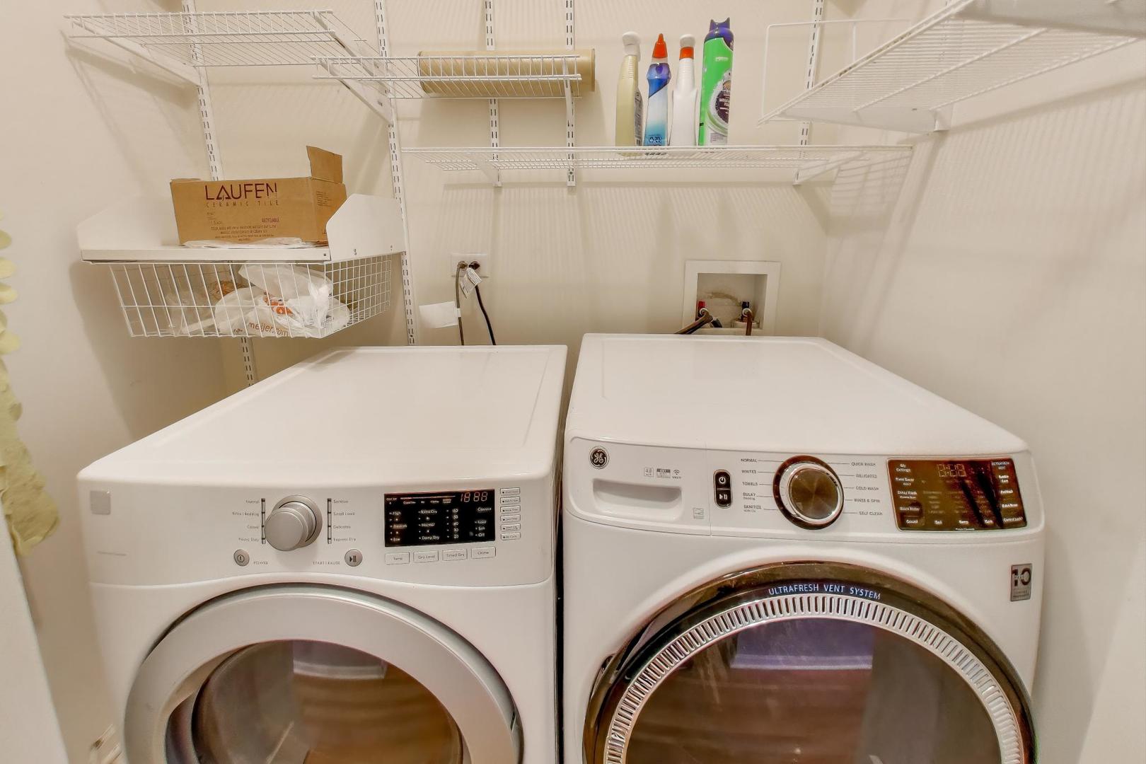 125 North Rose Street, Unit E Palatine, IL 60067 - Photo 21 of 28 a utility room with dryer and washer
