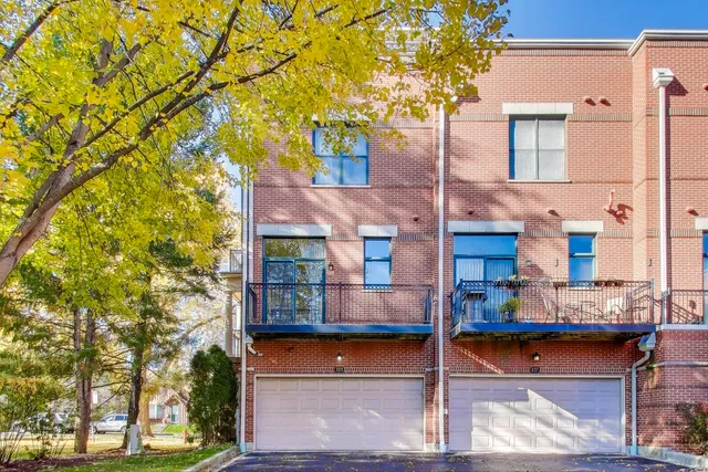 $449,000 | 125 North Rose Street, Unit E, Palatine, IL 60067