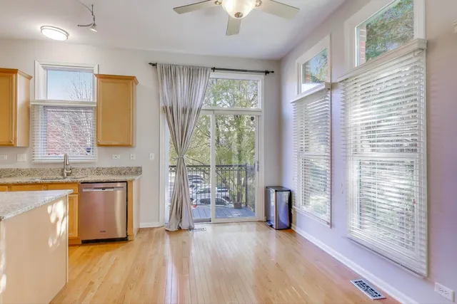 $449,000 | 125 North Rose Street, Unit E, Palatine, IL 60067