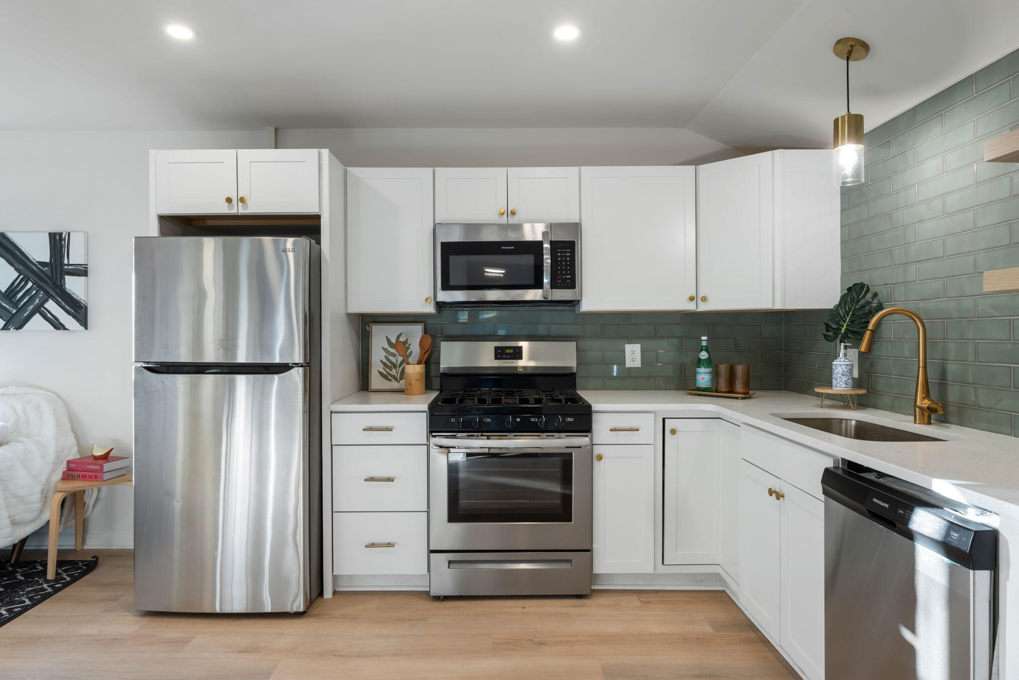 4230 South Rhett Avenue North Charleston, SC 29405 - Photo 7 of 18 8-web-or-mls-4230 S Rhett Ave- Coastal R