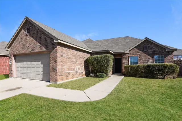 $1,840 | 228 Kennedy Court, Crowley, TX 76036