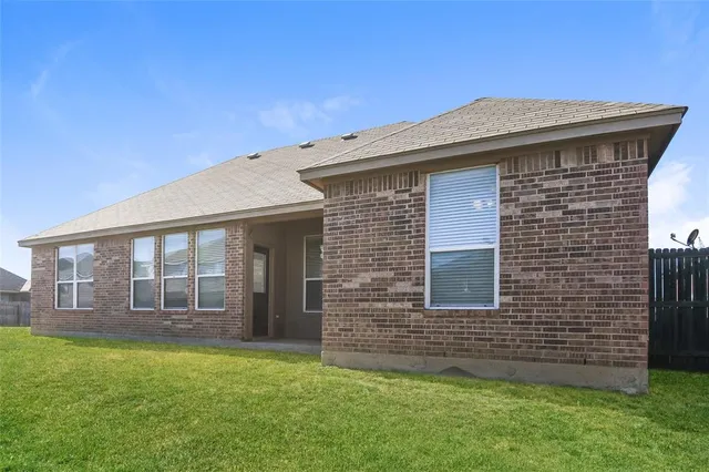 $1,840 | 228 Kennedy Court, Crowley, TX 76036