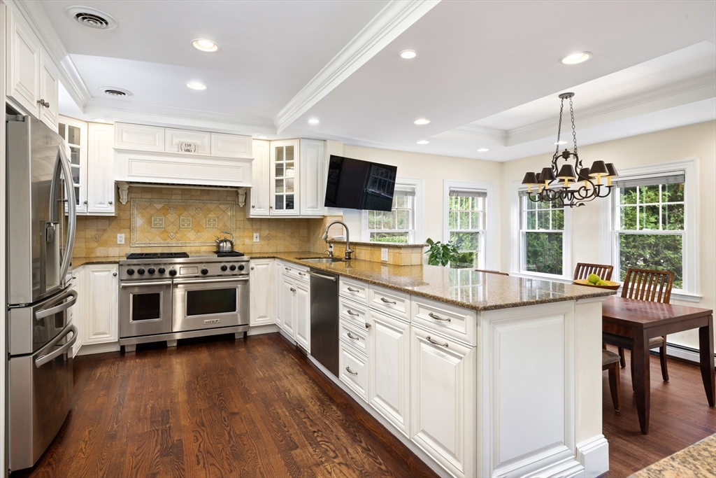 1865 Beacon Street Newton, MA 02468 - Photo 7 of 19