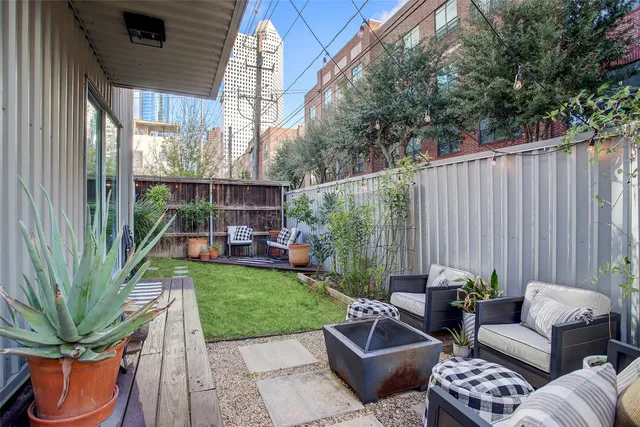 $399,000 | 816 Ruthven Street, Houston, TX 77019