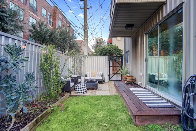 $399,000 | 816 Ruthven Street, Houston, TX 77019