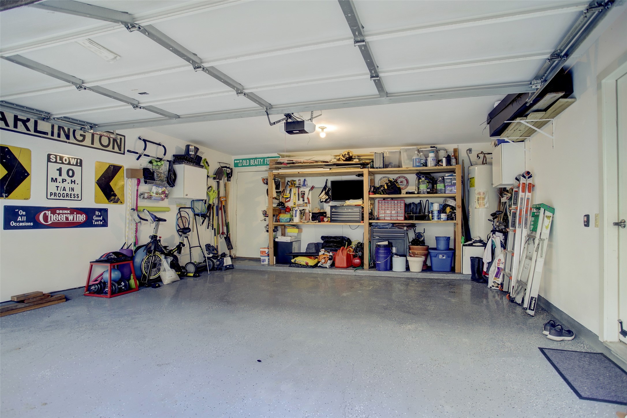 816 Ruthven Street Houston, TX 77019 - Photo 33 of 39 Large two car garage.