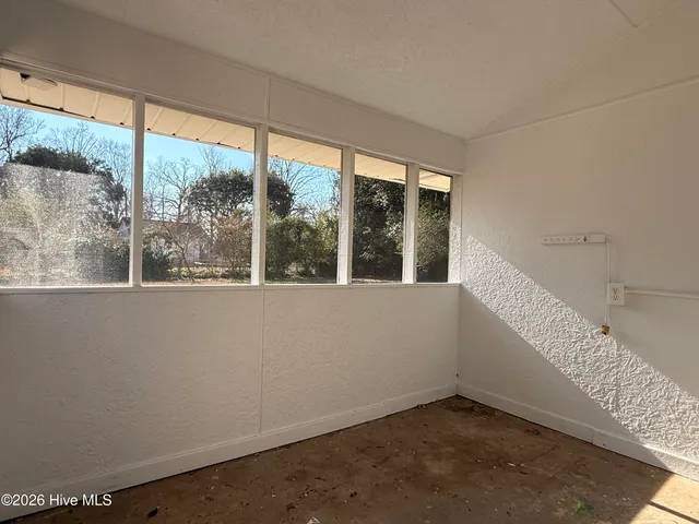 $237,000 | 18 White Oak Street, Jacksonville, NC 28540