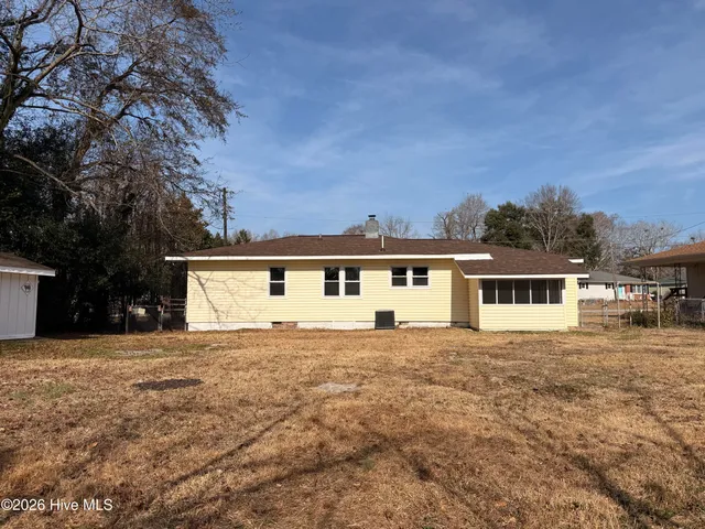 $237,000 | 18 White Oak Street, Jacksonville, NC 28540