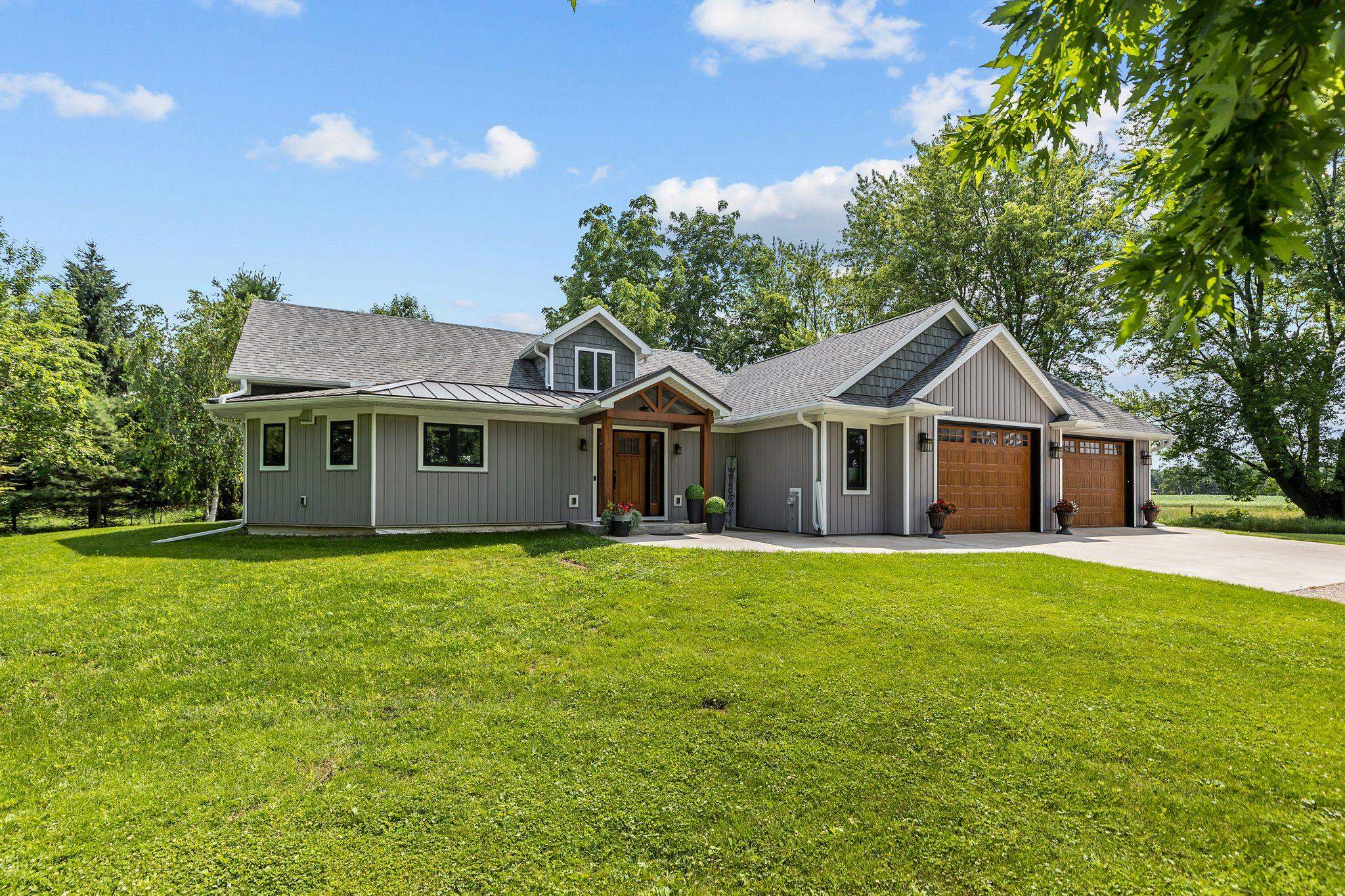 8079 County Rd MM Larsen, WI 54947 - Photo 3 of 70