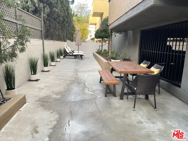 $8,288,000 | 5325 Denny Avenue, North Hollywood, CA 91601
