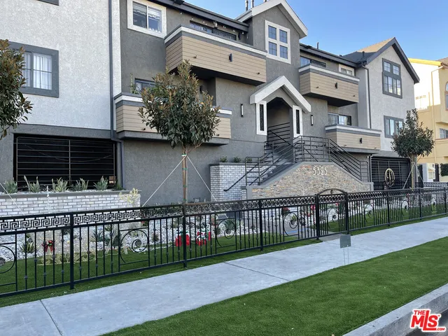 $8,288,000 | 5325 Denny Avenue, North Hollywood, CA 91601