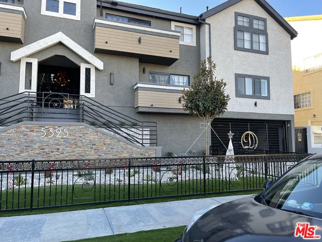 $8,288,000 | 5325 Denny Avenue, North Hollywood, CA 91601