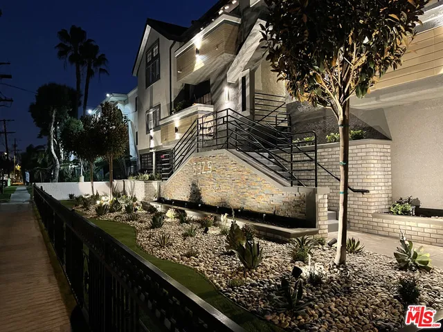 $8,288,000 | 5325 Denny Avenue, North Hollywood, CA 91601