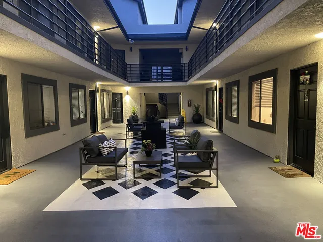 $8,288,000 | 5325 Denny Avenue, North Hollywood, CA 91601