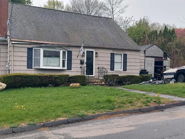 $229,900 | 108 Pasadena Parkway, Worcester, MA 01605