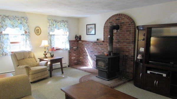 309 Dodge Road Rowley, MA 01969 - Photo 6 of 26 Gallery Image 6