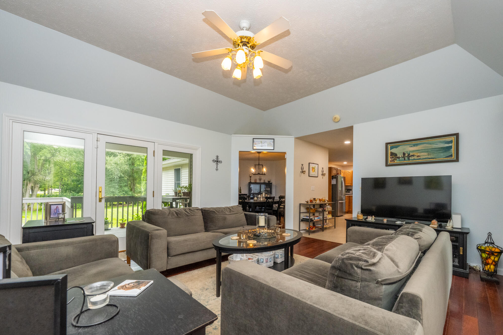 5324 Becht Road Coloma, MI 49038 - Photo 5 of 27 Main Floor Living Room