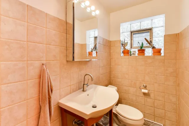 $525,000 | 6047 North Newburg Avenue, Chicago, IL 60631