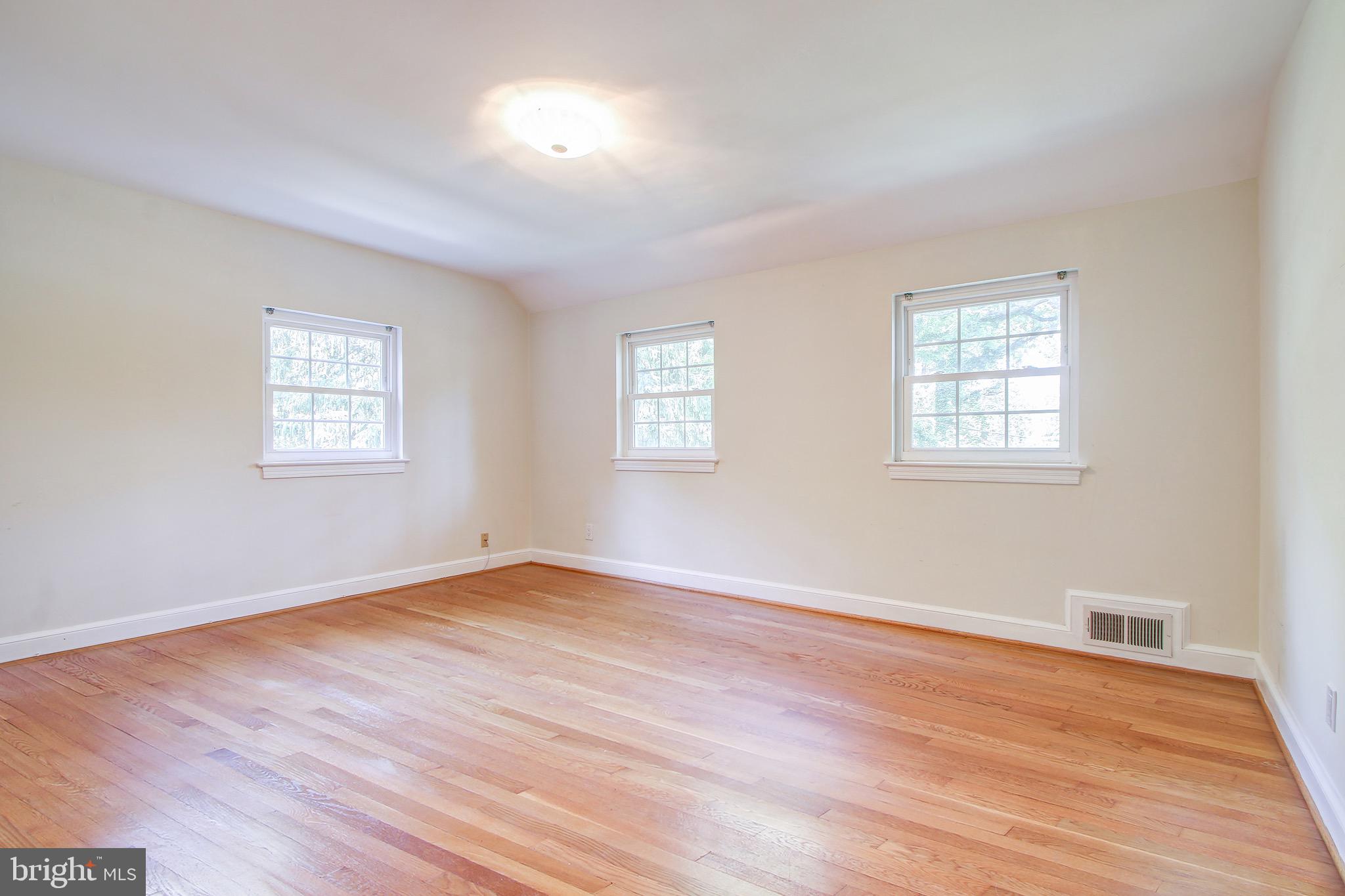 2424 Seminary Road Silver Spring, MD 20910 - Photo 33 of 52