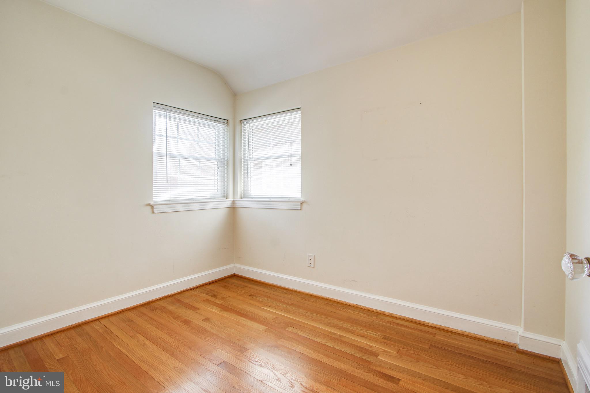 2424 Seminary Road Silver Spring, MD 20910 - Photo 39 of 52