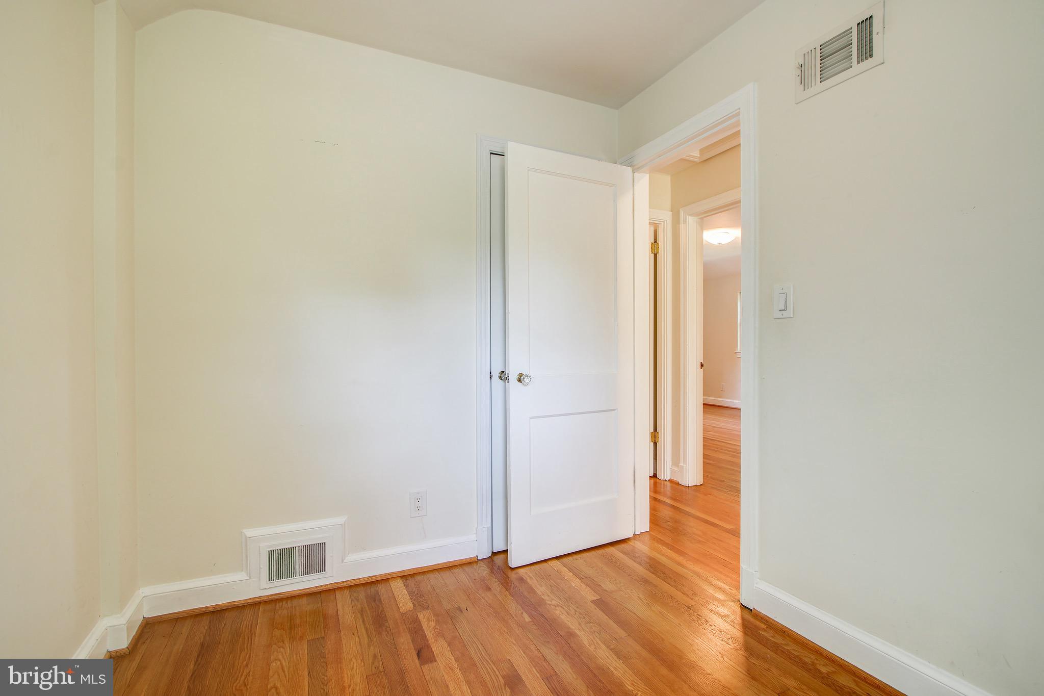 2424 Seminary Road Silver Spring, MD 20910 - Photo 40 of 52