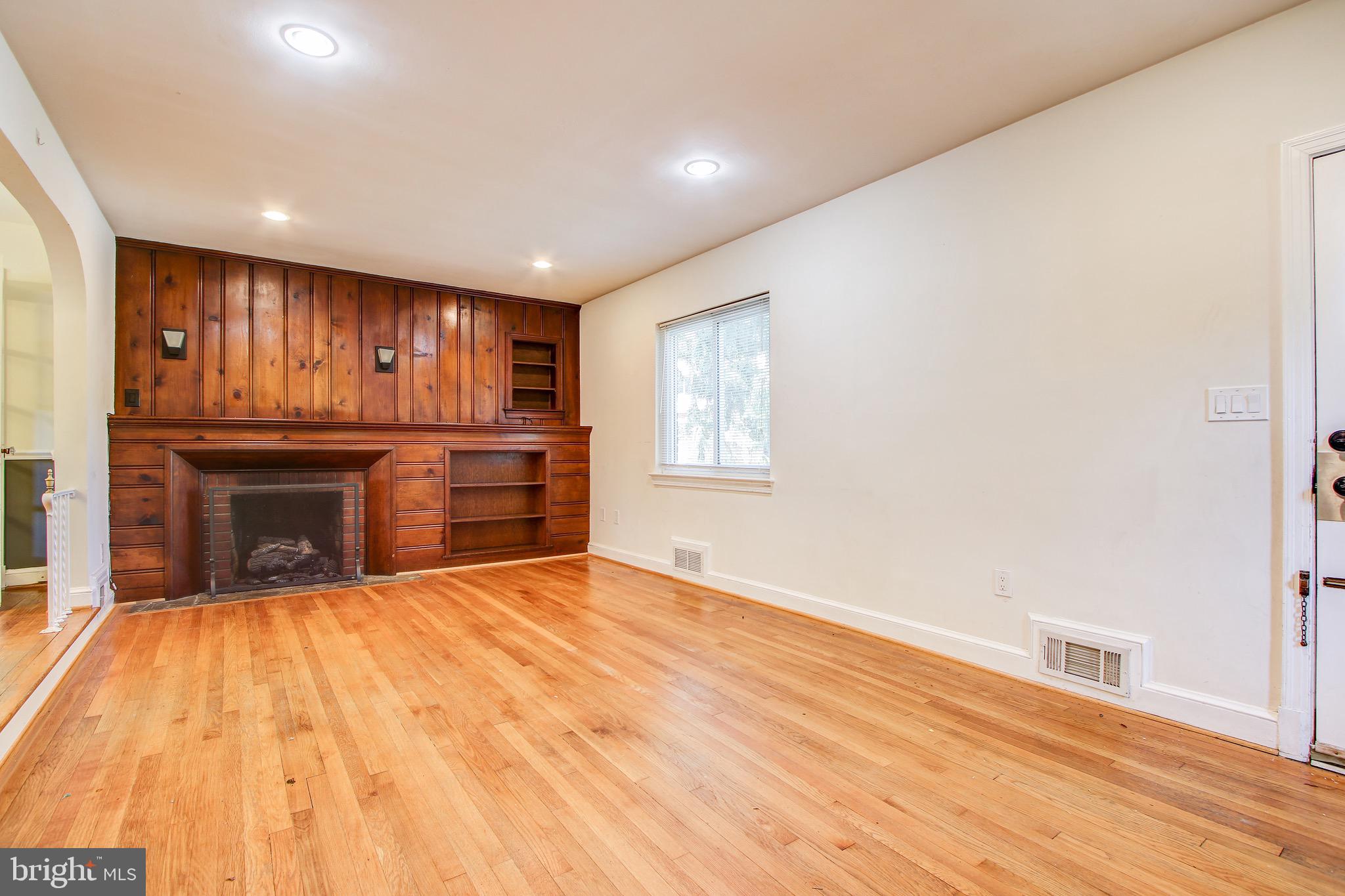 2424 Seminary Road Silver Spring, MD 20910 - Photo 10 of 52