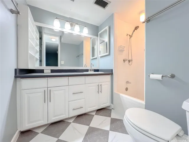 $2,500 | 1702 Kewalo Street, Unit 705, Honolulu, HI 96822